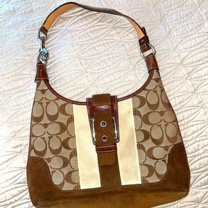 • Vintage Coach hand bag